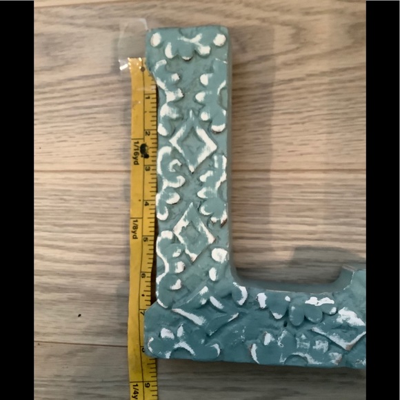 Letter “L” distressed finish ❤️❤️❤️❤️ - Picture 5 of 6